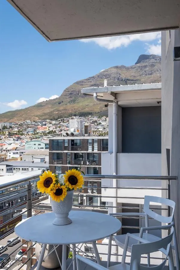 Modern Two Bedroom Unit, Mountain & Harbour Views Kapstadt