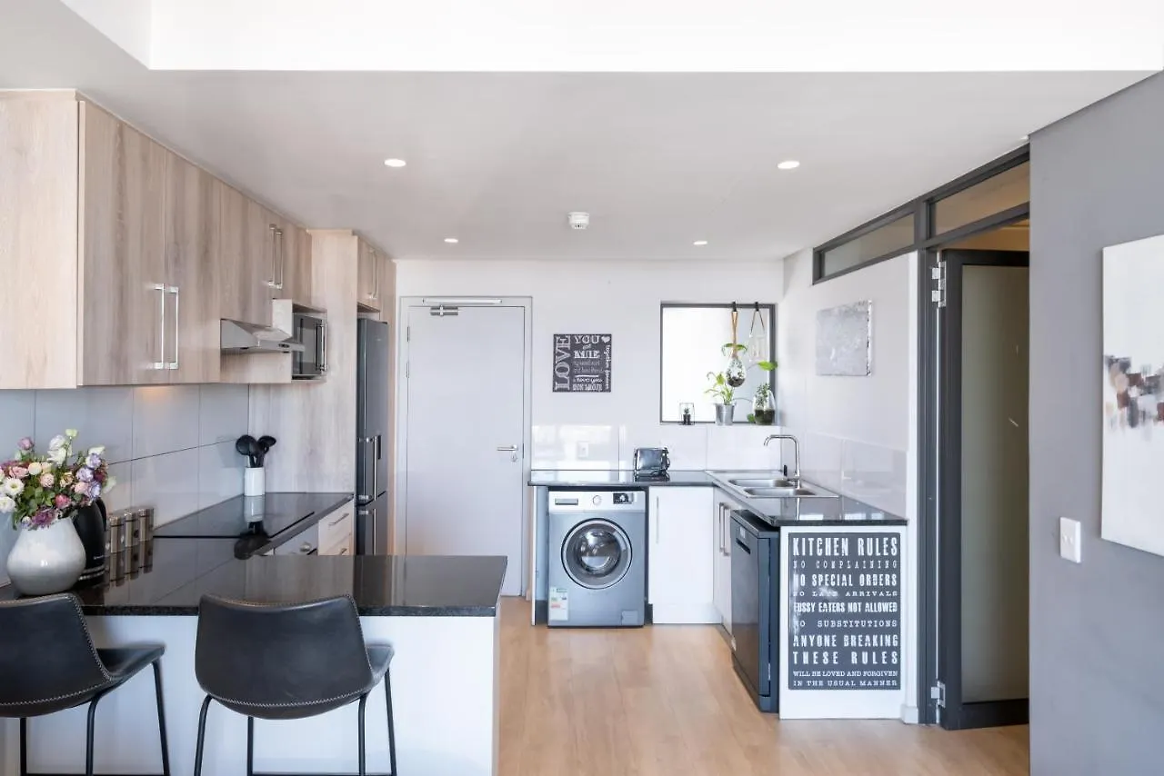 Modern Two Bedroom Unit, Mountain & Harbour Views Kapstadt Apartment