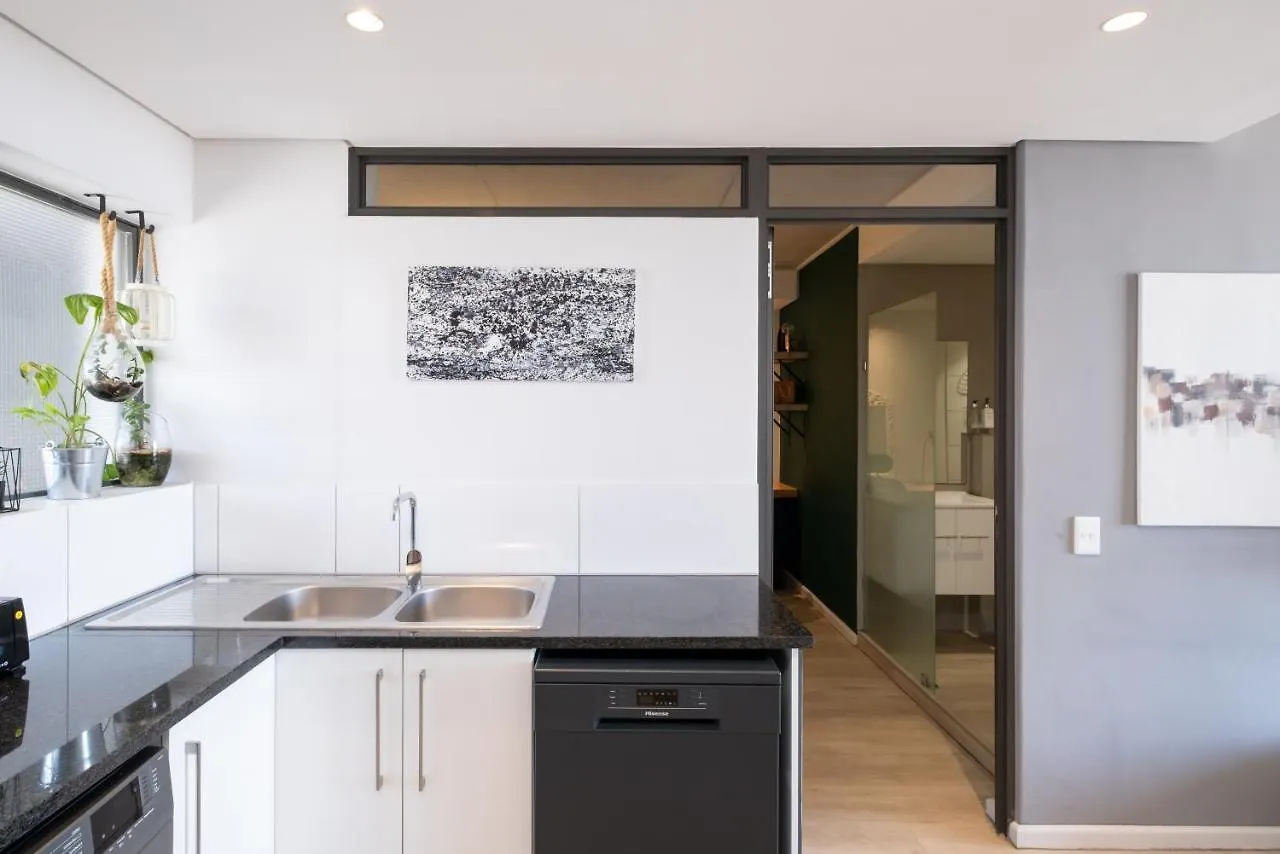 Modern Two Bedroom Unit, Mountain & Harbour Views Kapstadt Apartment