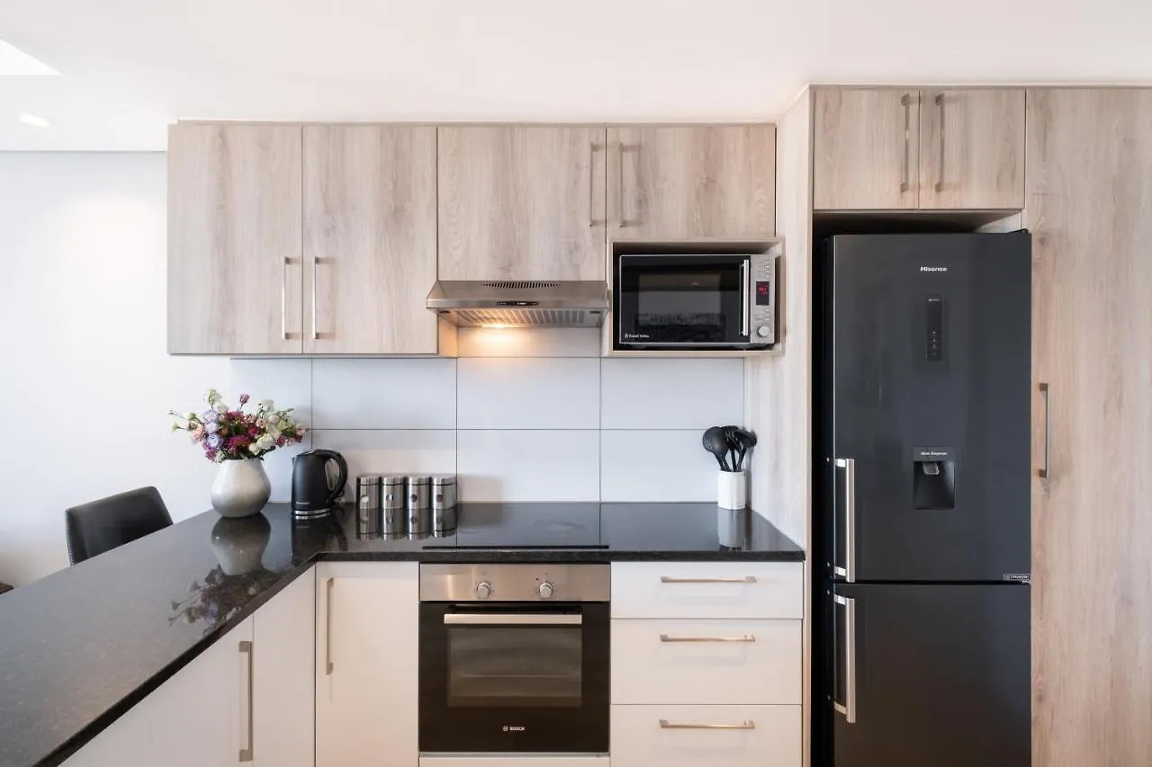 Modern Two Bedroom Unit, Mountain & Harbour Views Kapstadt